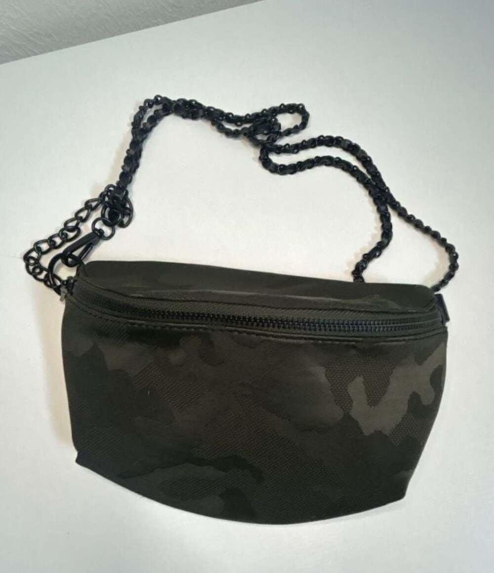 Steve Madden Camo Nylon Crossbody Sling Bag with Chain Strap - Picture 2 of 10